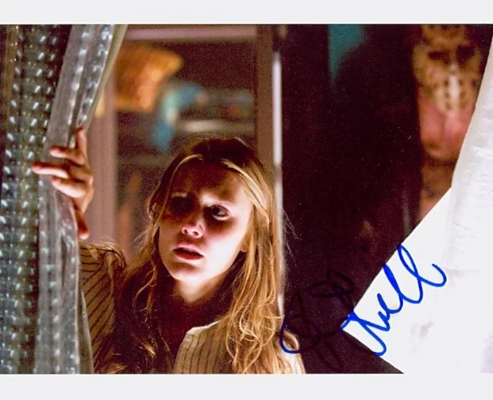 Julianna Guill autograph