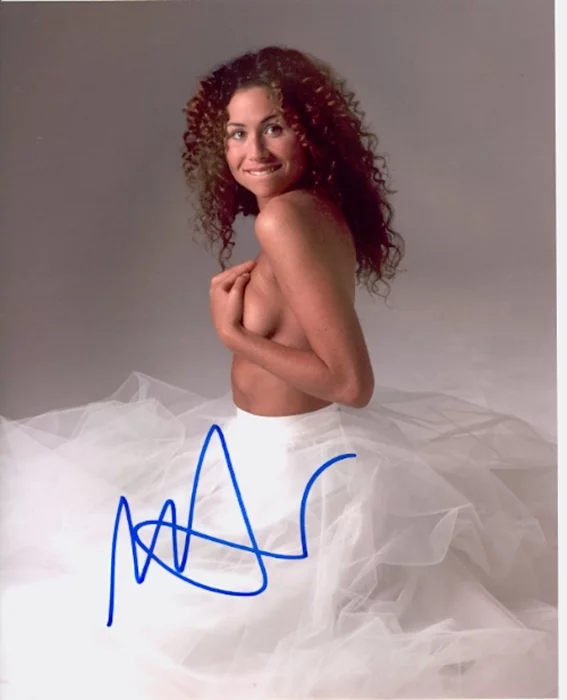 Minnie Driver autograph