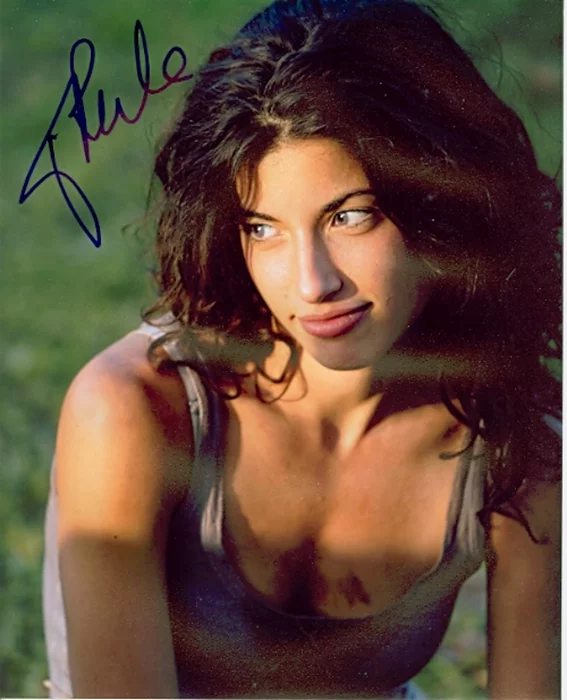 Tania Raymonde autograph