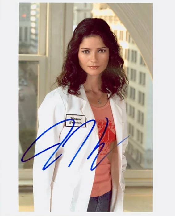 Jill Hennessy autograph