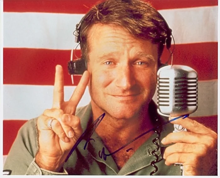 Robin Williams autograph