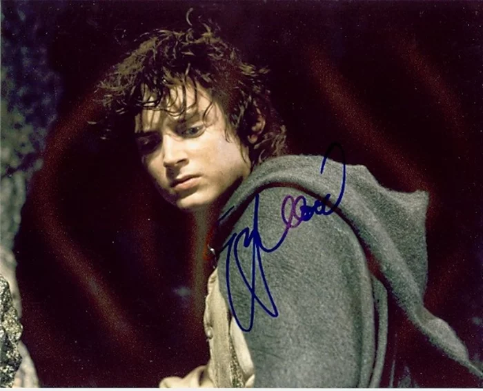 Elijah Wood autograph