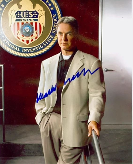 Mark Harmon autograph
