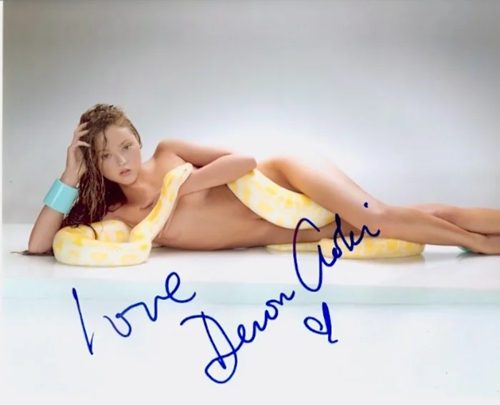 Devon Aoki autograph