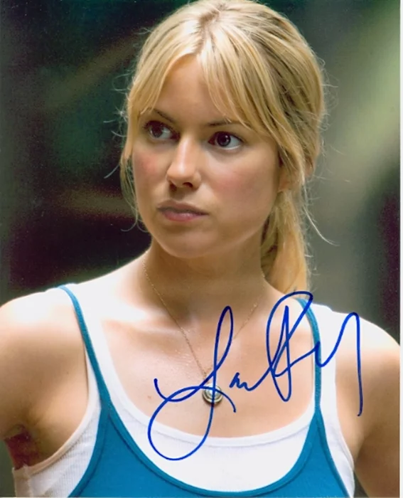 Laura Ramsey autograph