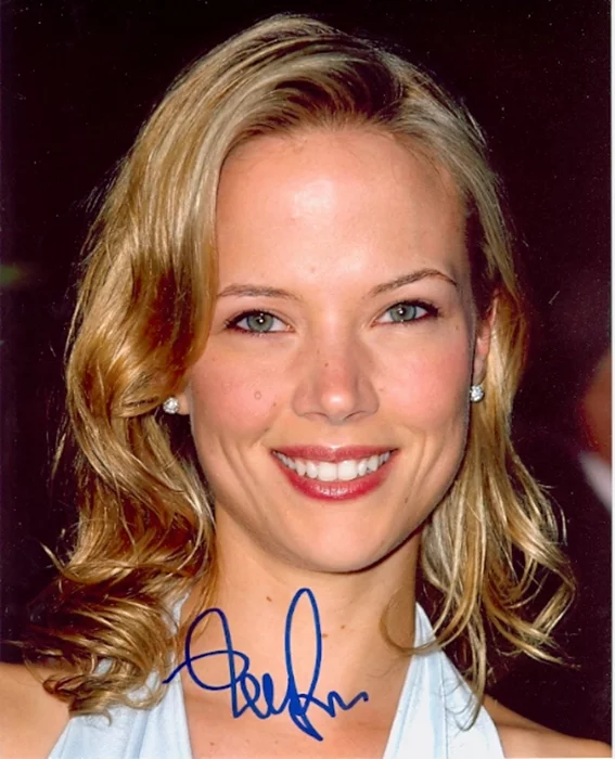 Pell James autograph