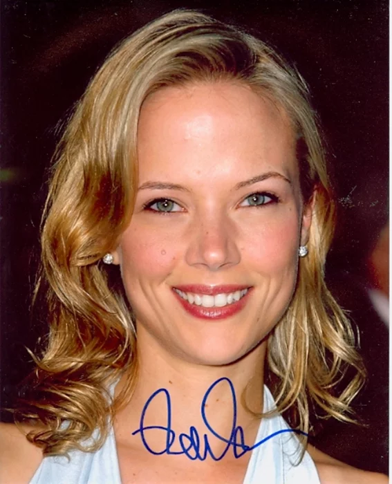 Pell James autograph