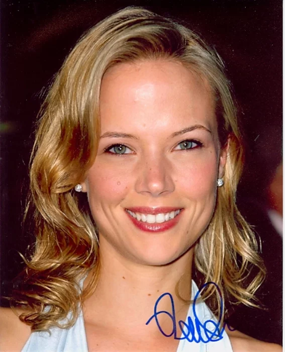 Pell James autograph