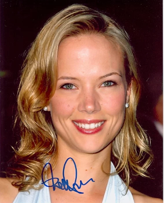 Pell James autograph