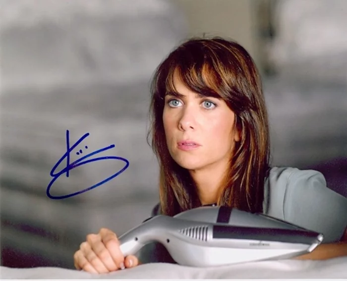 Kristen Wiig autograph