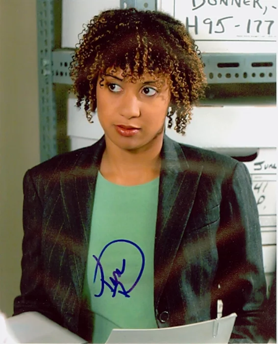 Tracie Thoms autograph