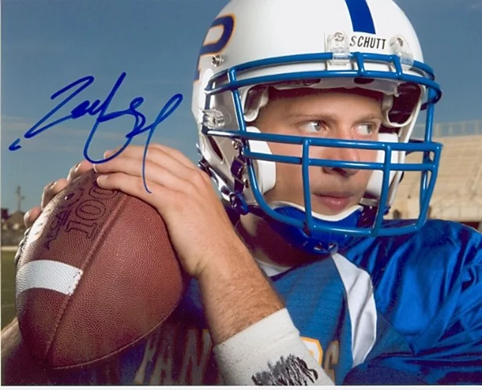 Zach Gilford autograph