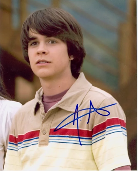 Johnny Simmons autograph