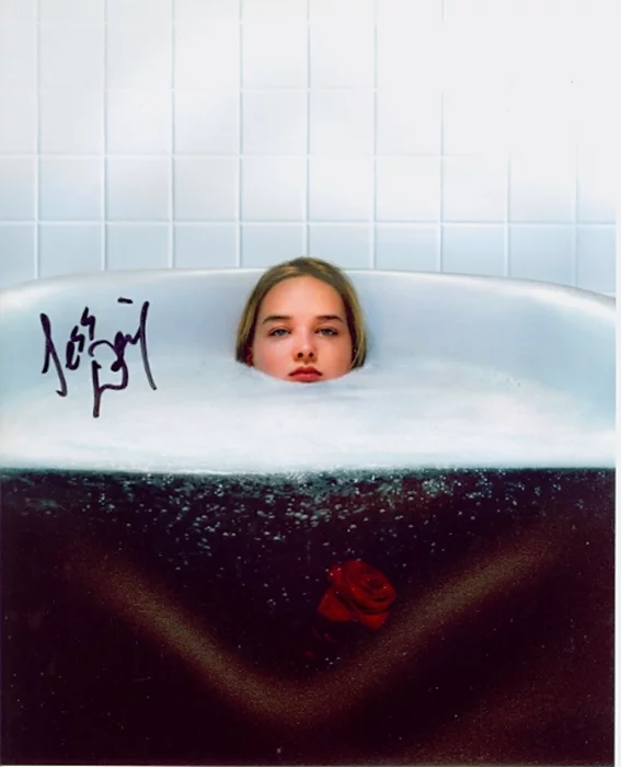 Jess Weixler autograph