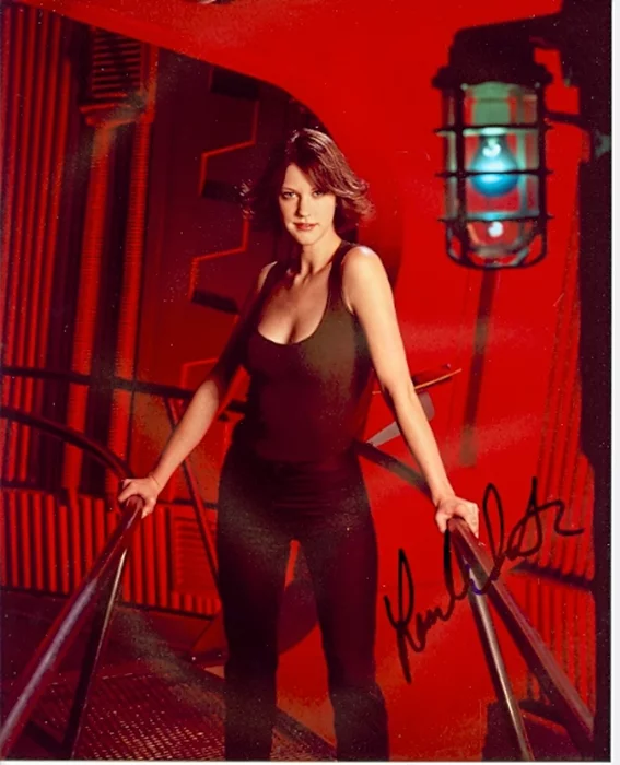 Lauren Lee Smith autograph