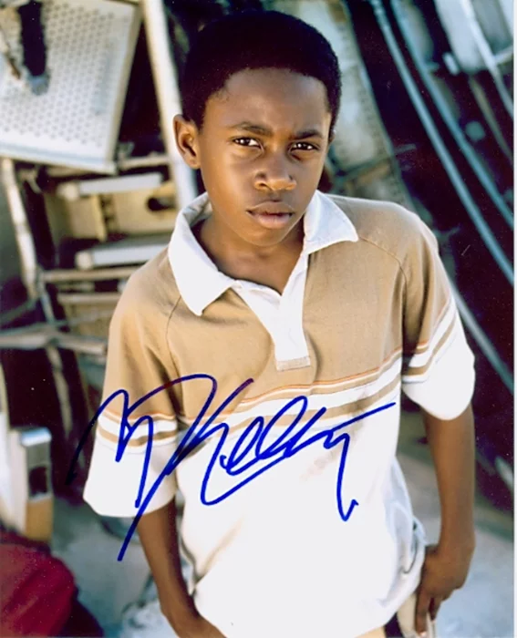 Malcolm David Kelley autograph