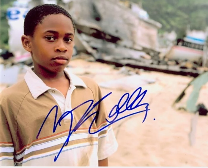 Malcolm David Kelley autograph