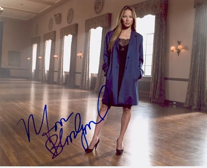 Moon Bloodgood autograph