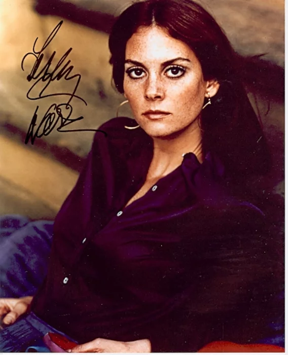 Lesley Ann Warren autograph