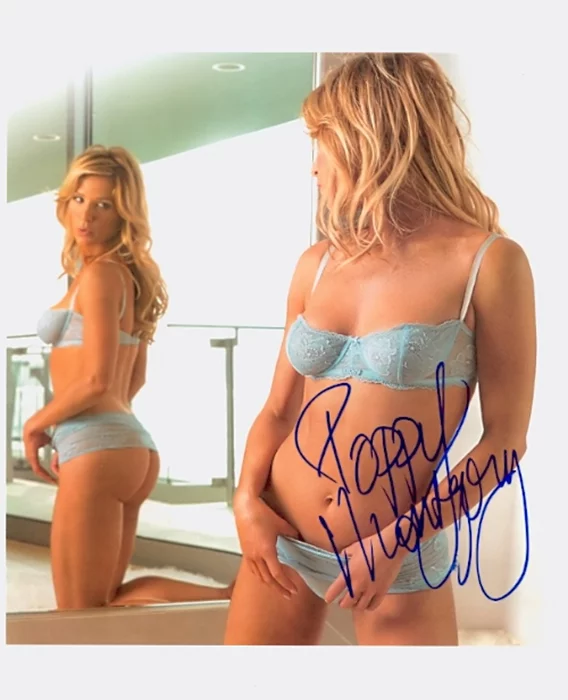 Poppy Montgomery autograph