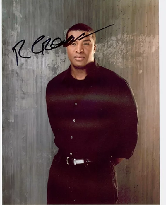 Roger Cross autograph