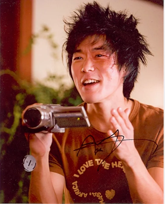 Aaron Yoo autograph