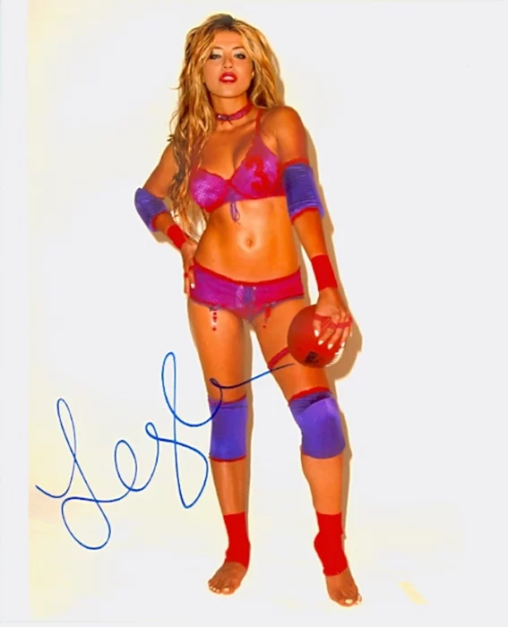 Leyla Milani autograph
