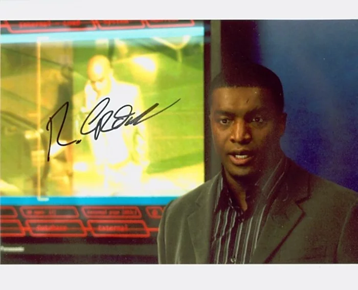 Roger Cross autograph