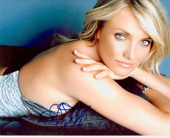 Cameron Diaz autograph