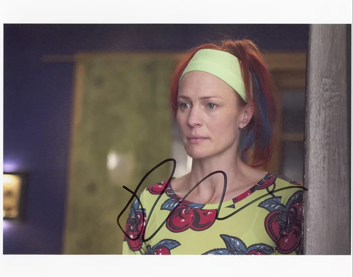 Robin Wright autograph