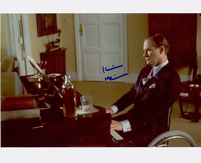 Kevin Kline autograph