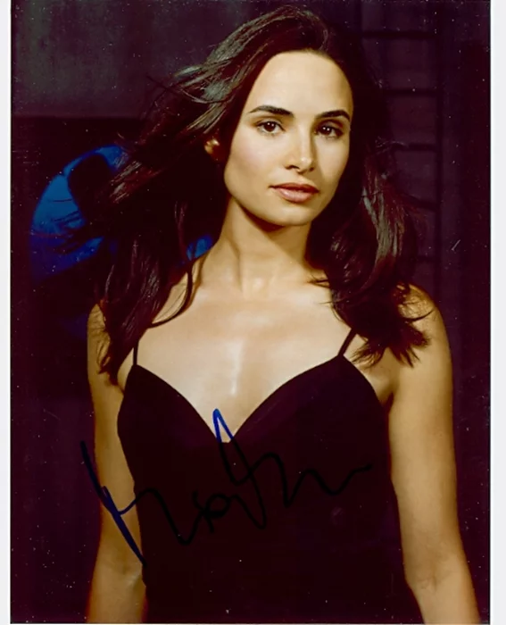 Mia Maestro autograph