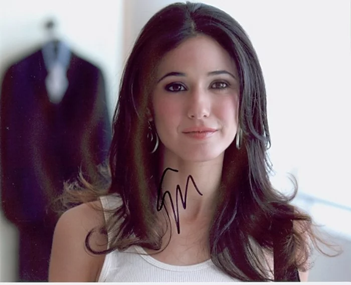 Emmanuelle Chriqui autograph