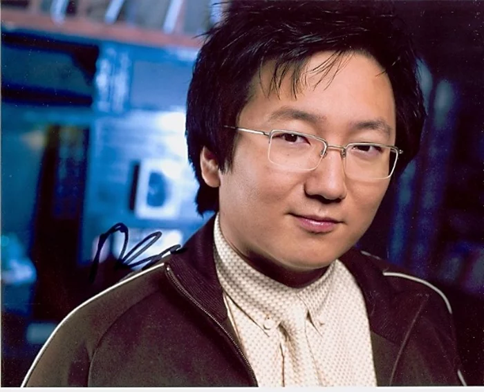 Masi Oka autograph
