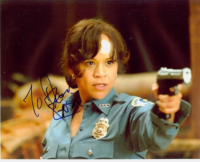 Rosie Perez autograph