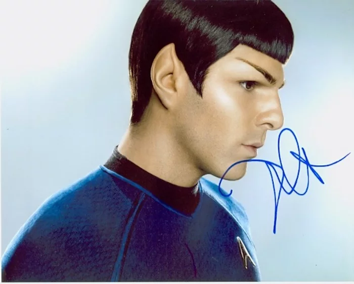 Zachary Quinto autograph