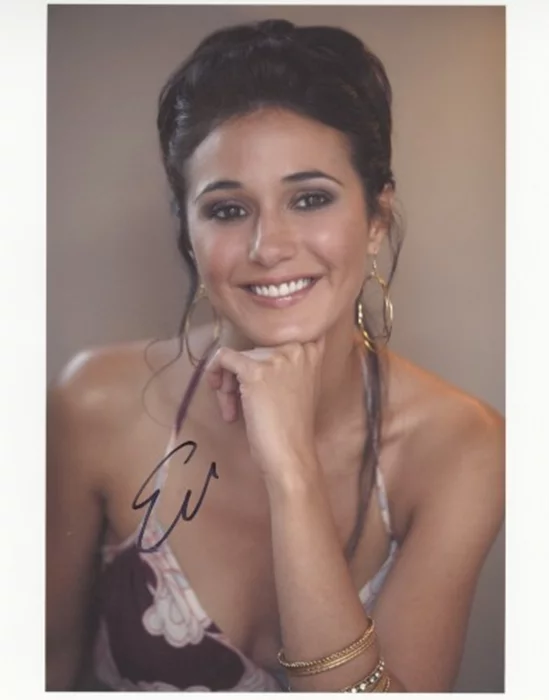 Emmanuelle Chriqui autograph