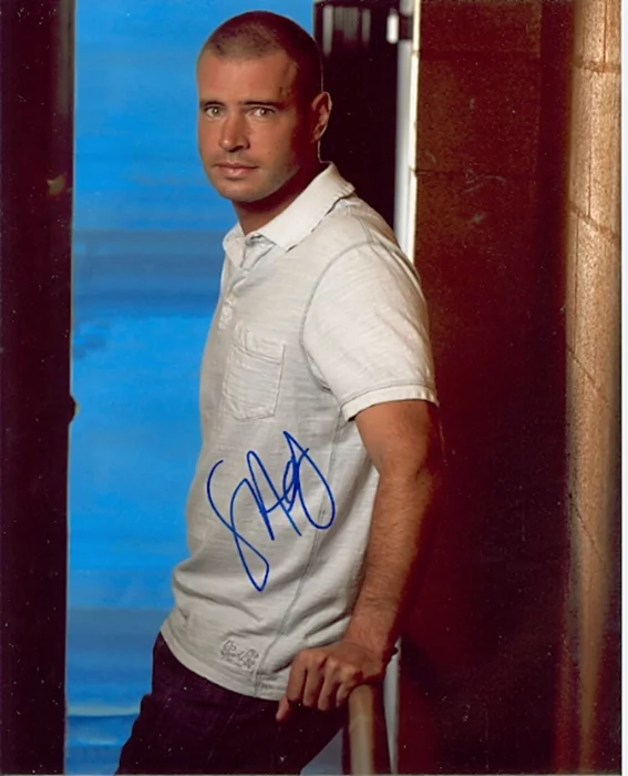 Scott Foley autograph