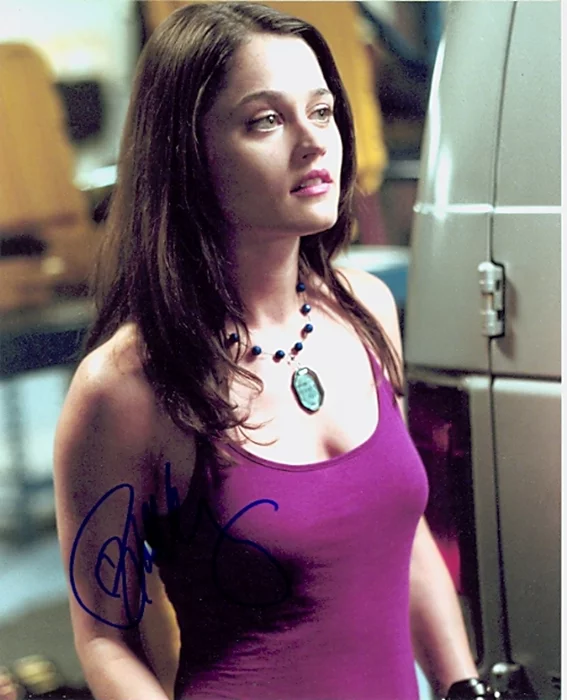 Robin Tunney autograph