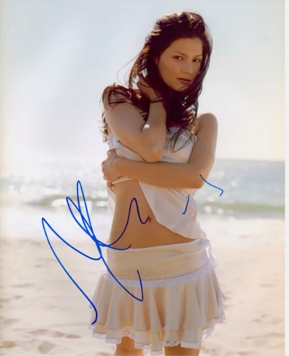 Natassia Malthe autograph