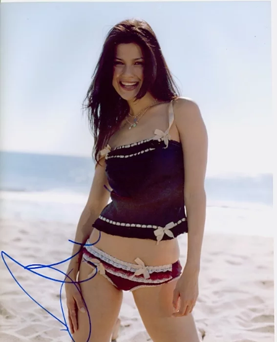 Natassia Malthe autograph