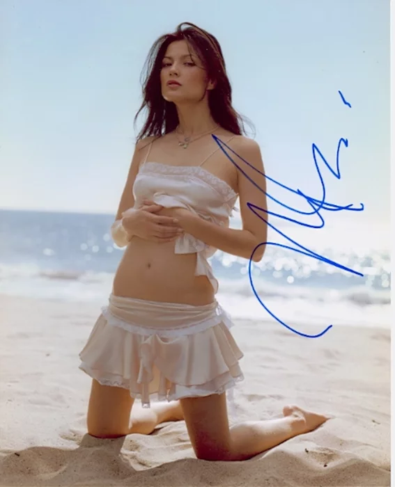 Natassia Malthe autograph