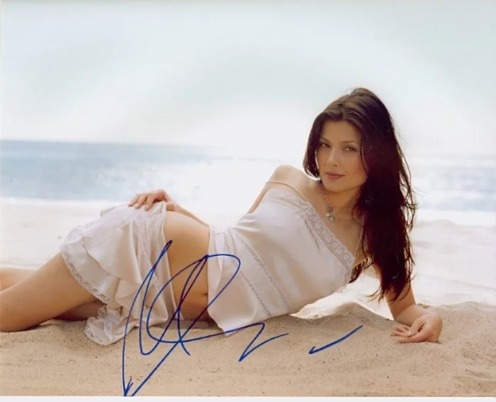 Natassia Malthe autograph