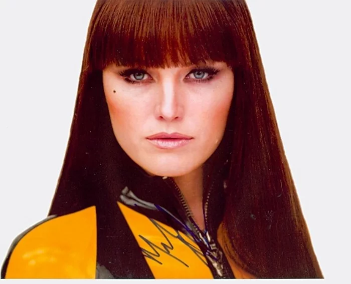 Malin Akerman autograph