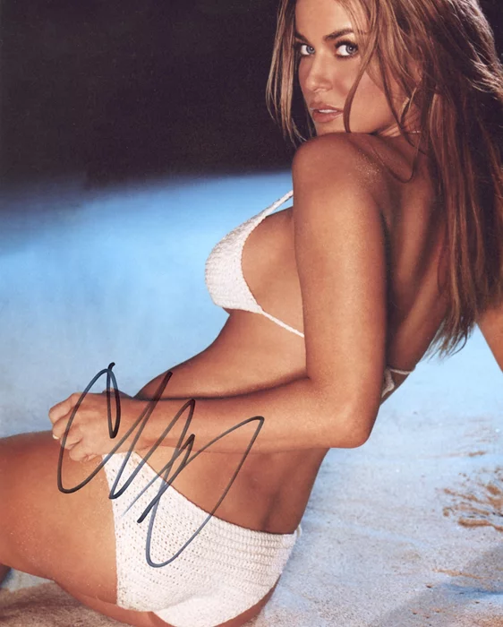 Carmen Electra autograph