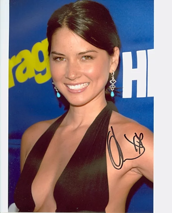 Olivia Munn autograph