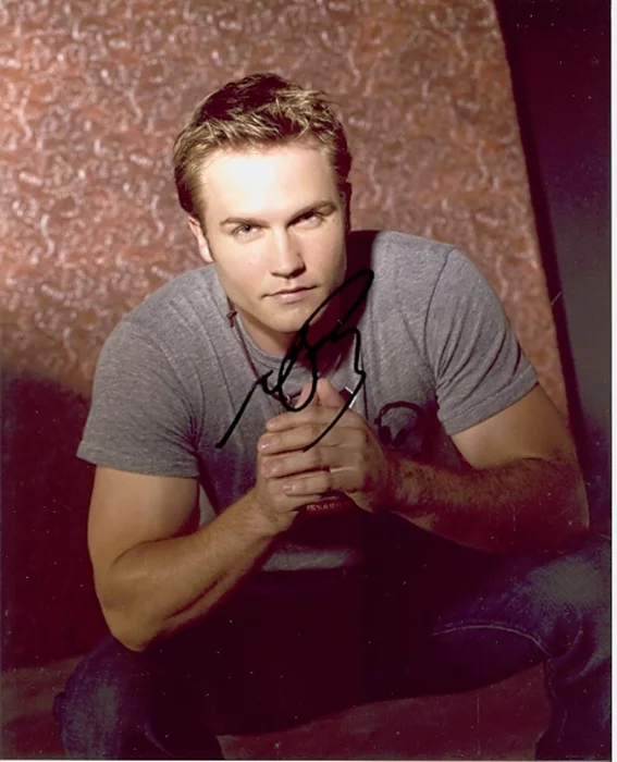 Scott Porter autograph