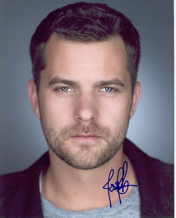 Joshua Jackson autograph
