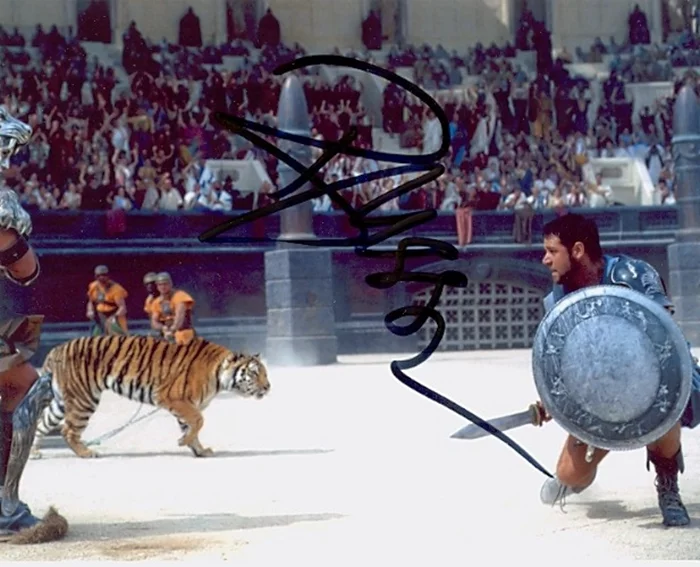 Russell Crowe autograph