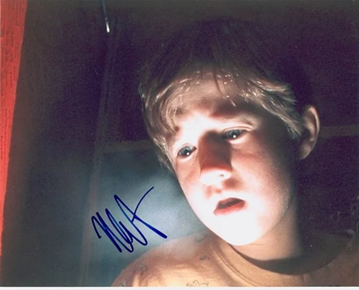 Haley Joel Osment autograph